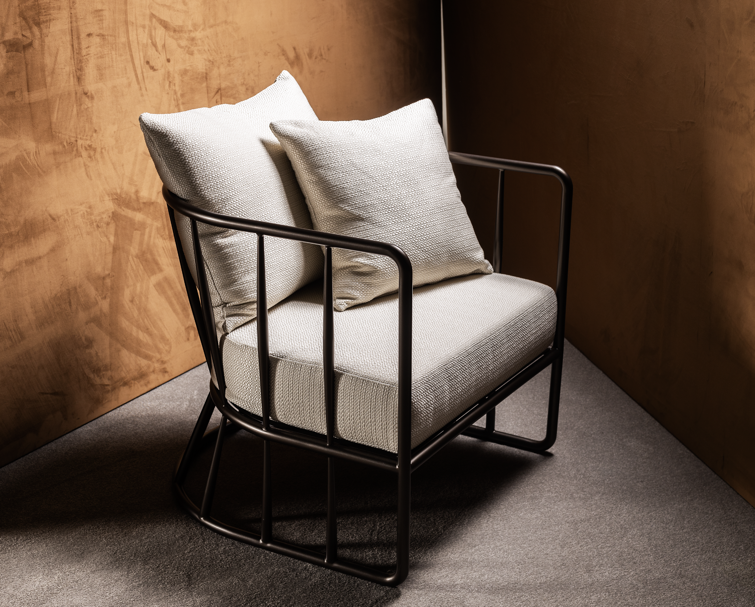 Кресло Hamilton Conte - Windsor Lounge Chair Кресло Hamilton Conte - Windsor Lounge Chair